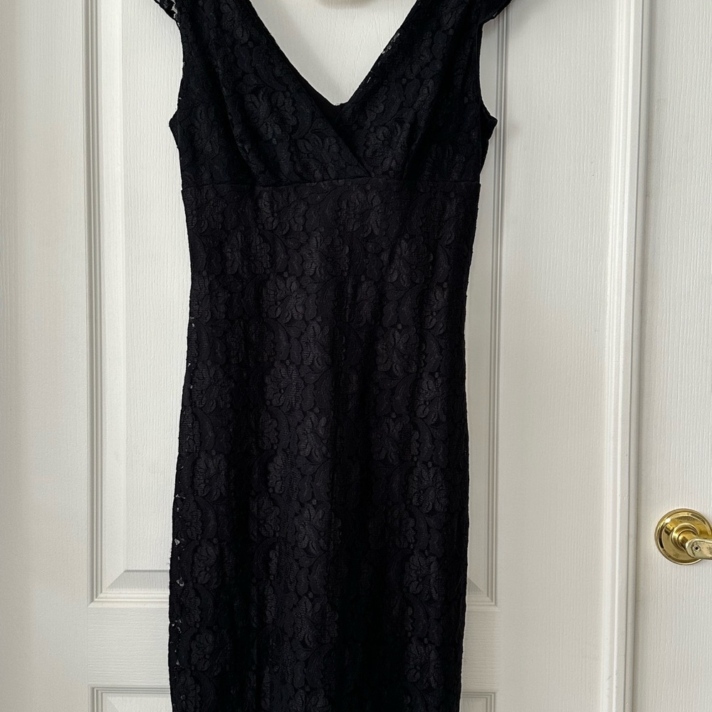 BYER TOO! Stretch lace dress. Large